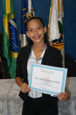 Lara Maria Melo Araújo