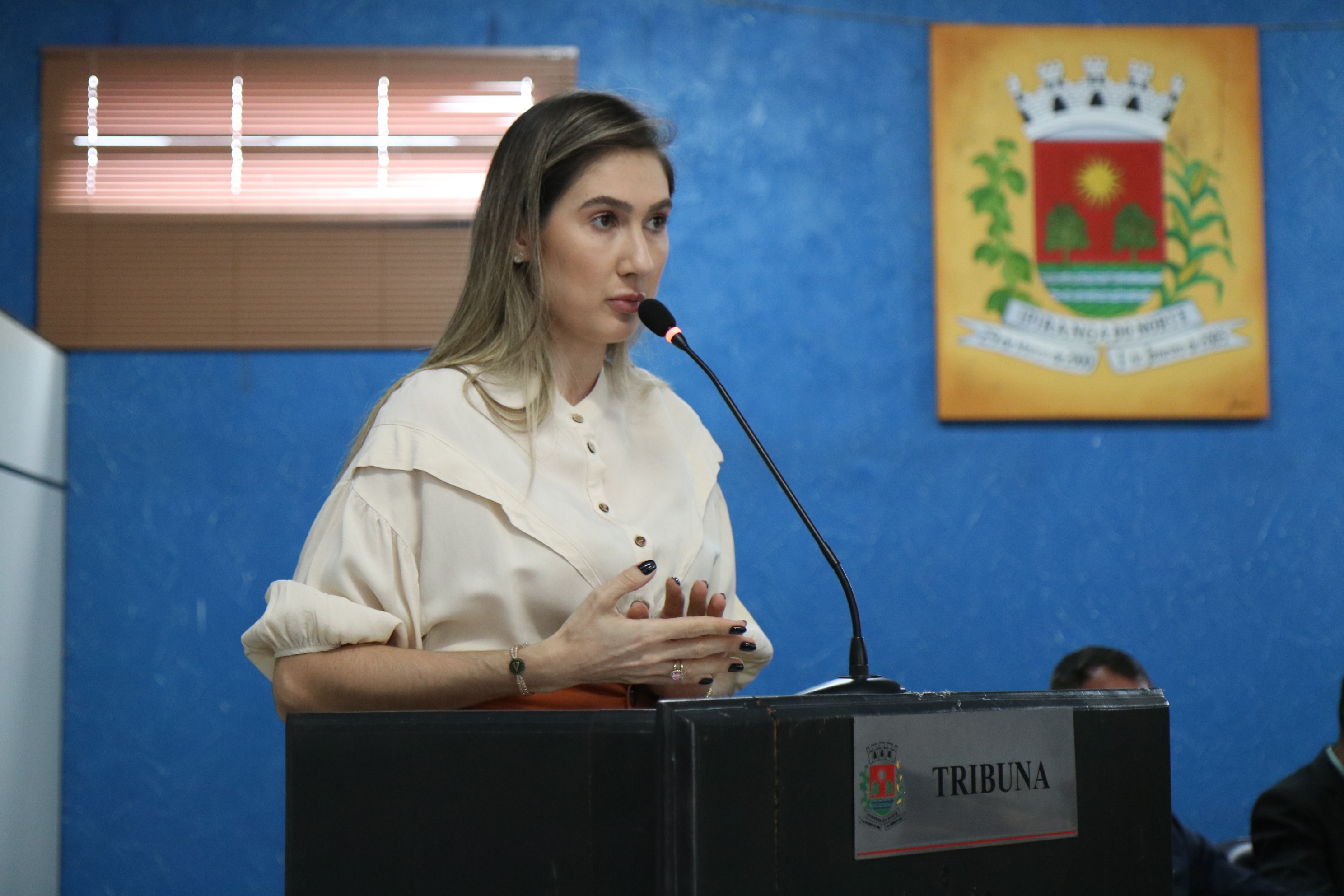 Alexandra Cossul pede fornecimento de chapéus com proteção solar para servidores municipais
