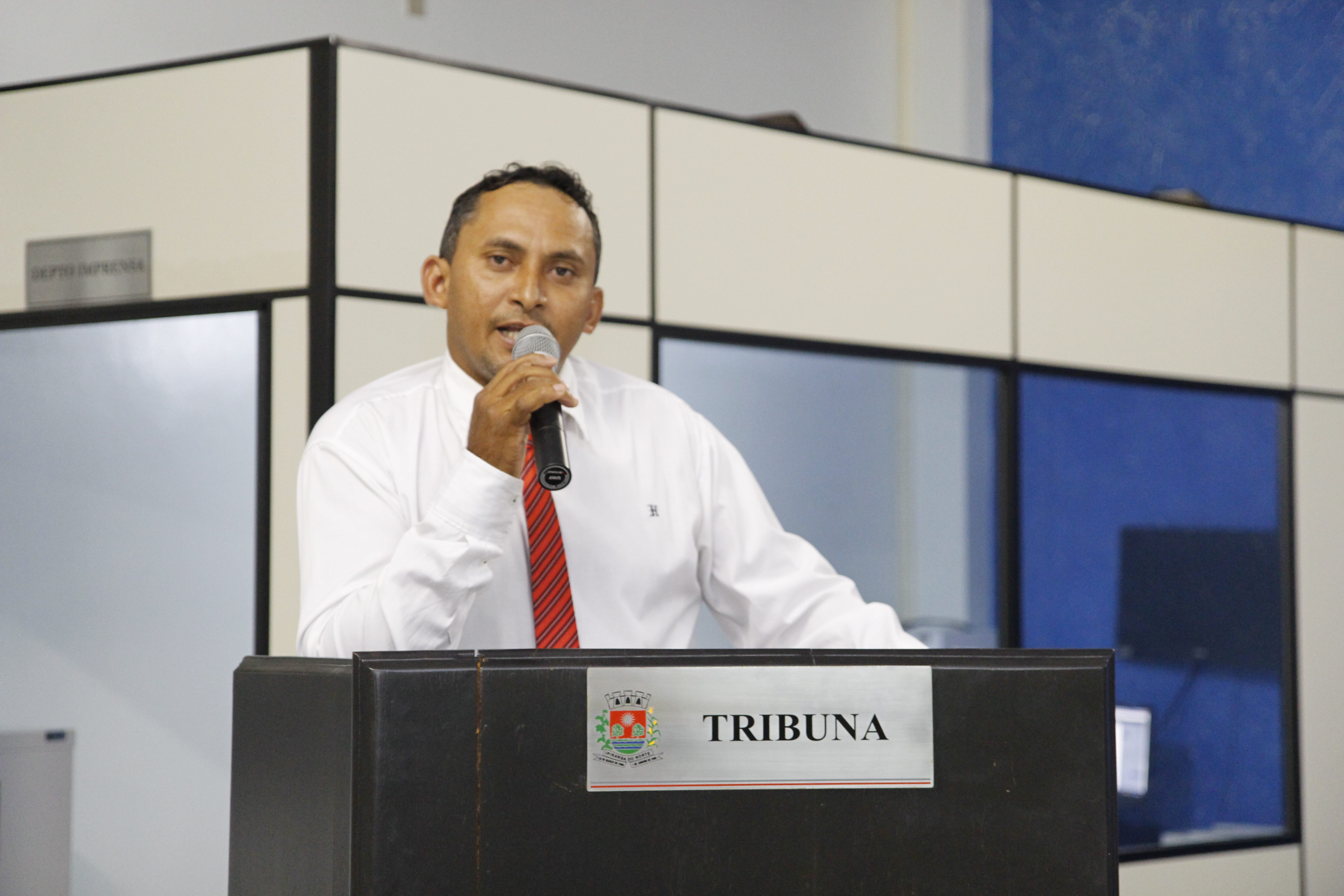 Cleonaldo França sugere a construção de rotatória na Avenida Vitória