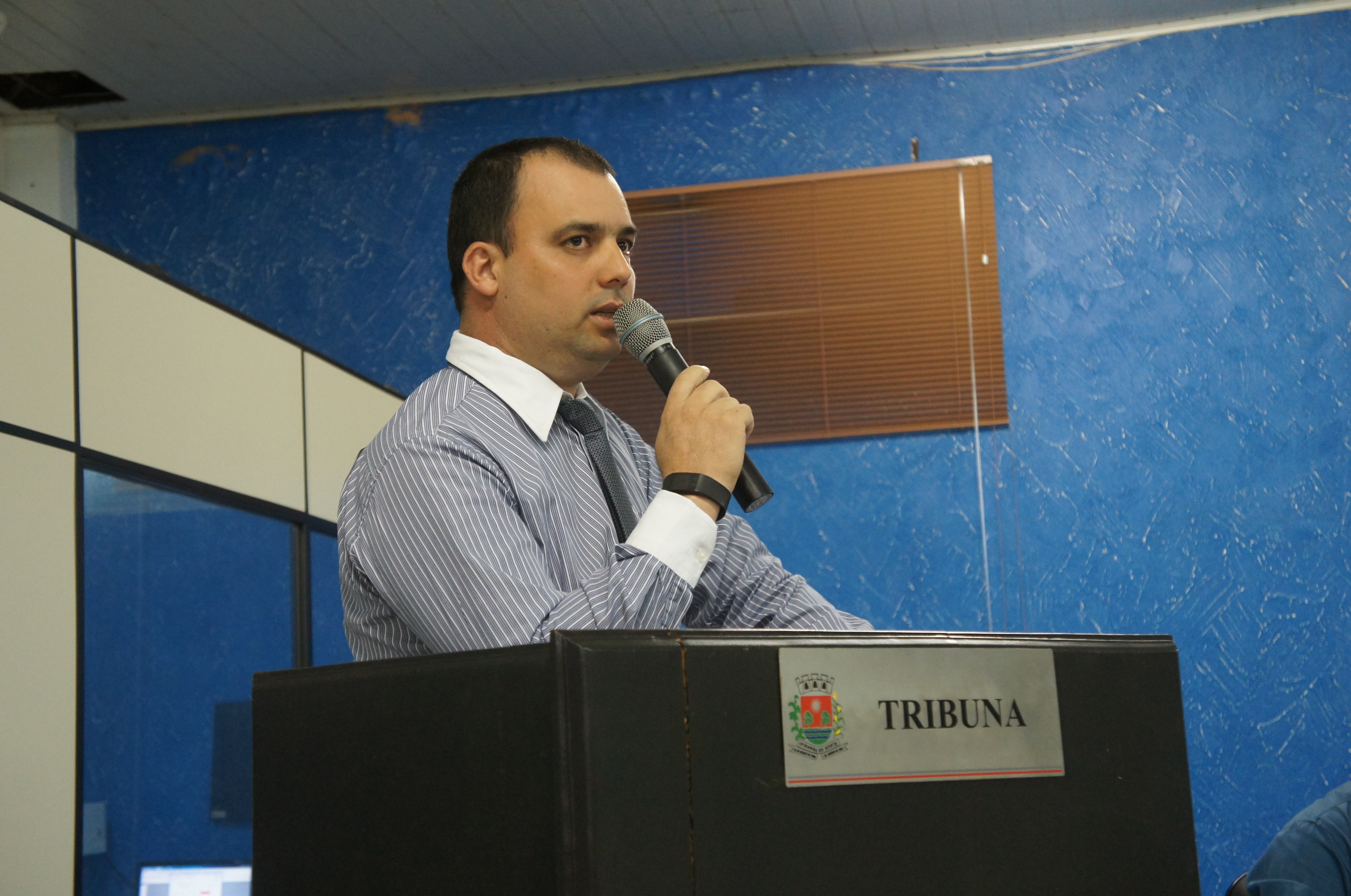 Em tribuna o vereador Marcos Vargas fala sobre o recadastramento biométrico no município.