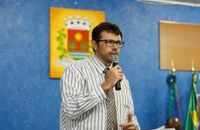 Em tribuna o vereador Pedro Alessandro faz uma indicação referente a implantação de uma linha de ônibus intermunicipal no município.