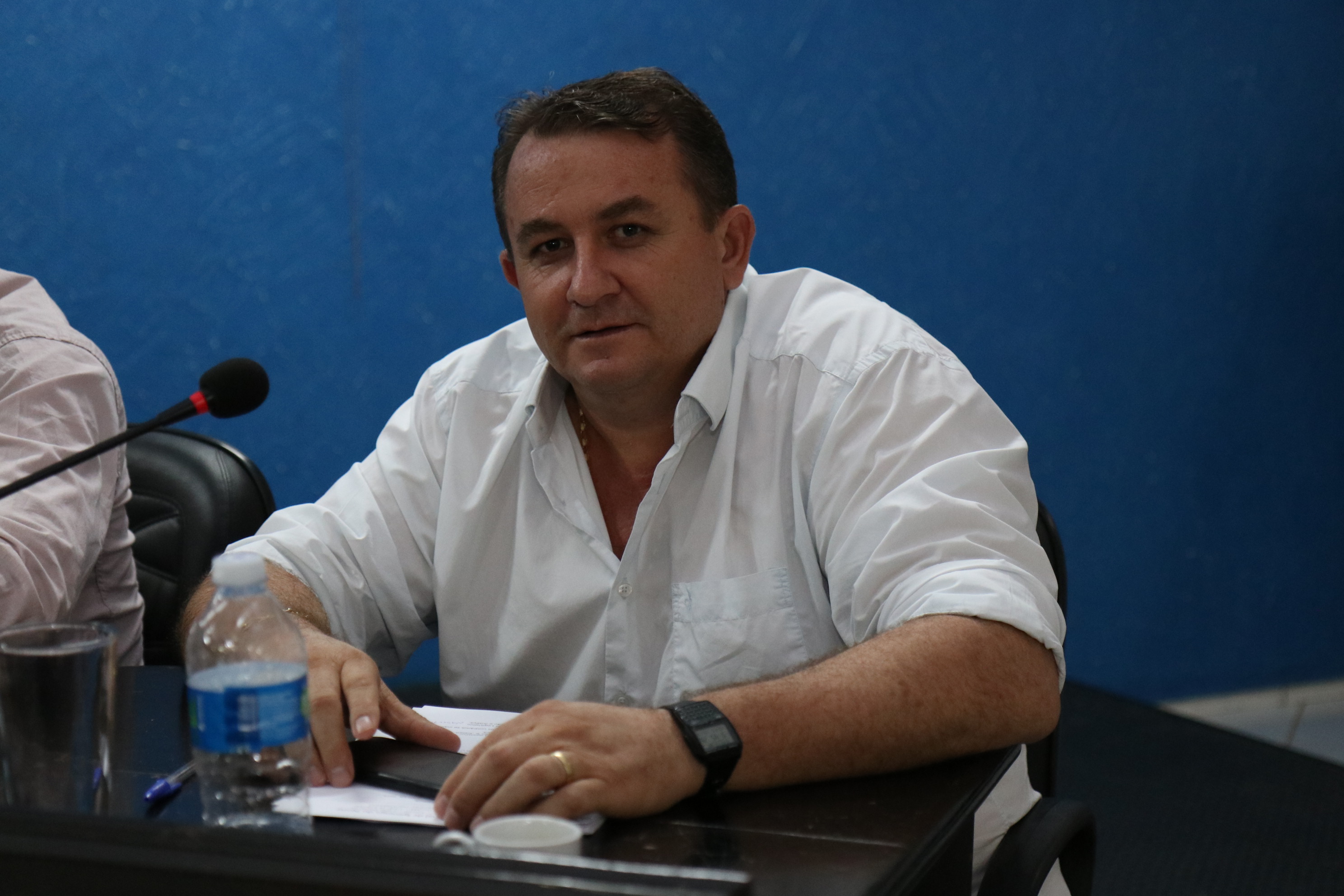 Fábio da Mano Júlio apresenta indicações visando o aprimoramento dos serviços públicos e valorização dos servidores