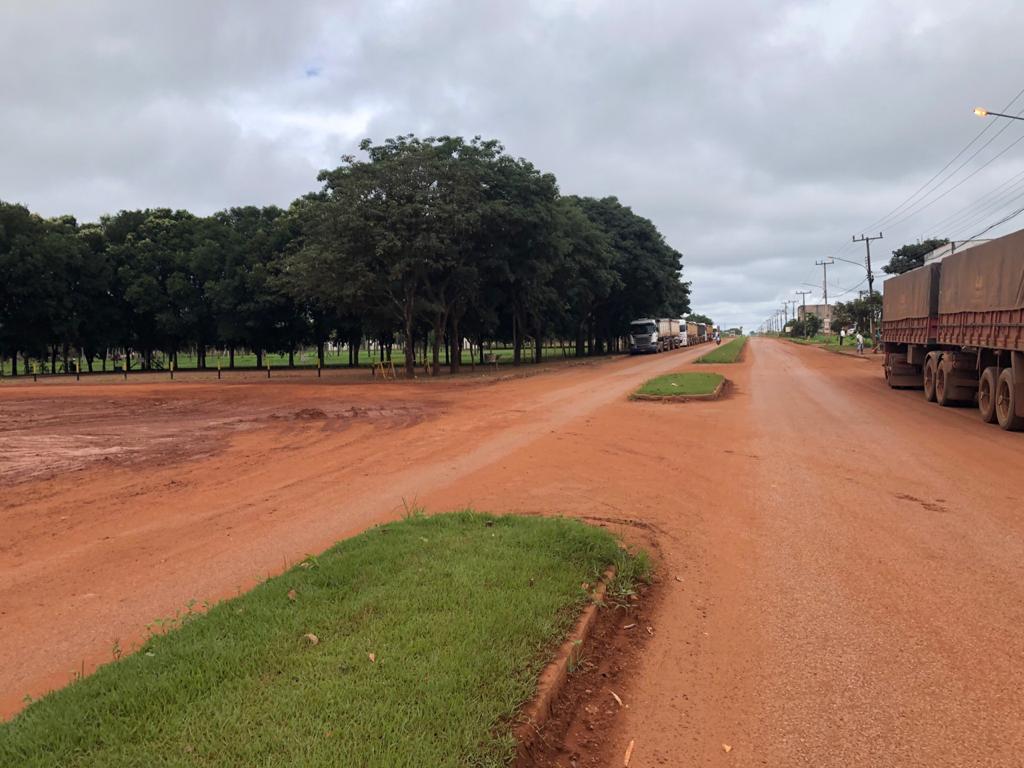 INDICAÇÃO: Vereador Junior faz indicação onde fala da necessidade de solicitar a todos os armazéns para que coloquem pedra brita em seus pátios
