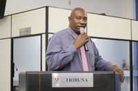 Jacir Laureano pede a realização de podagem das árvores do residencial Vida Nova