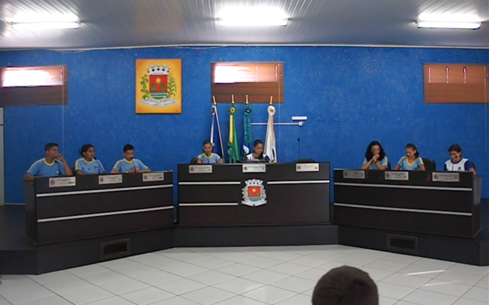 Manutenções na praça Ilberto Effting e criação de ciclofaixa foram sugeridas por vereadoras mirins