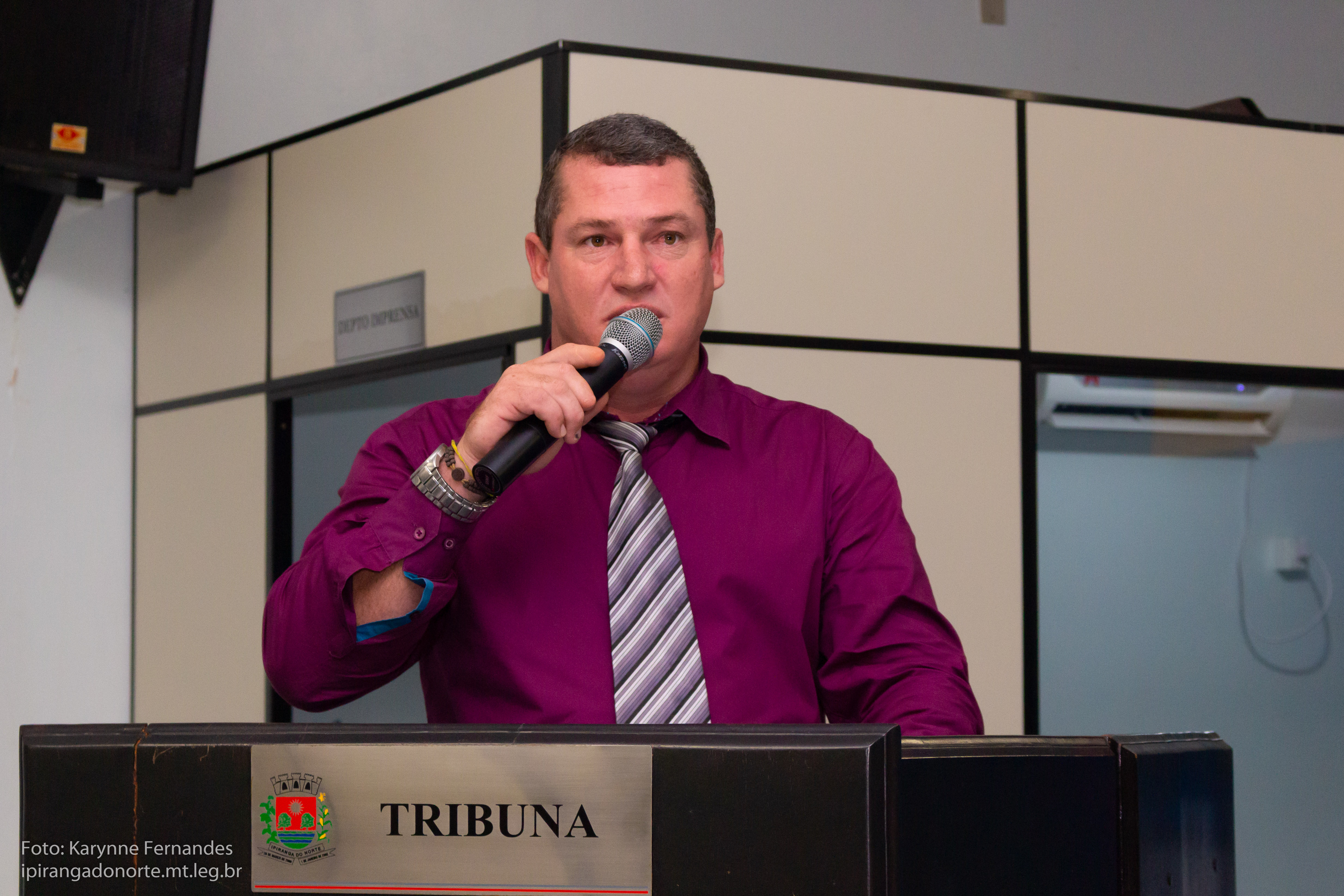 Presidente solicita  informações sobre contratos com a COOPSERVS e a OSCIP para fiscalização