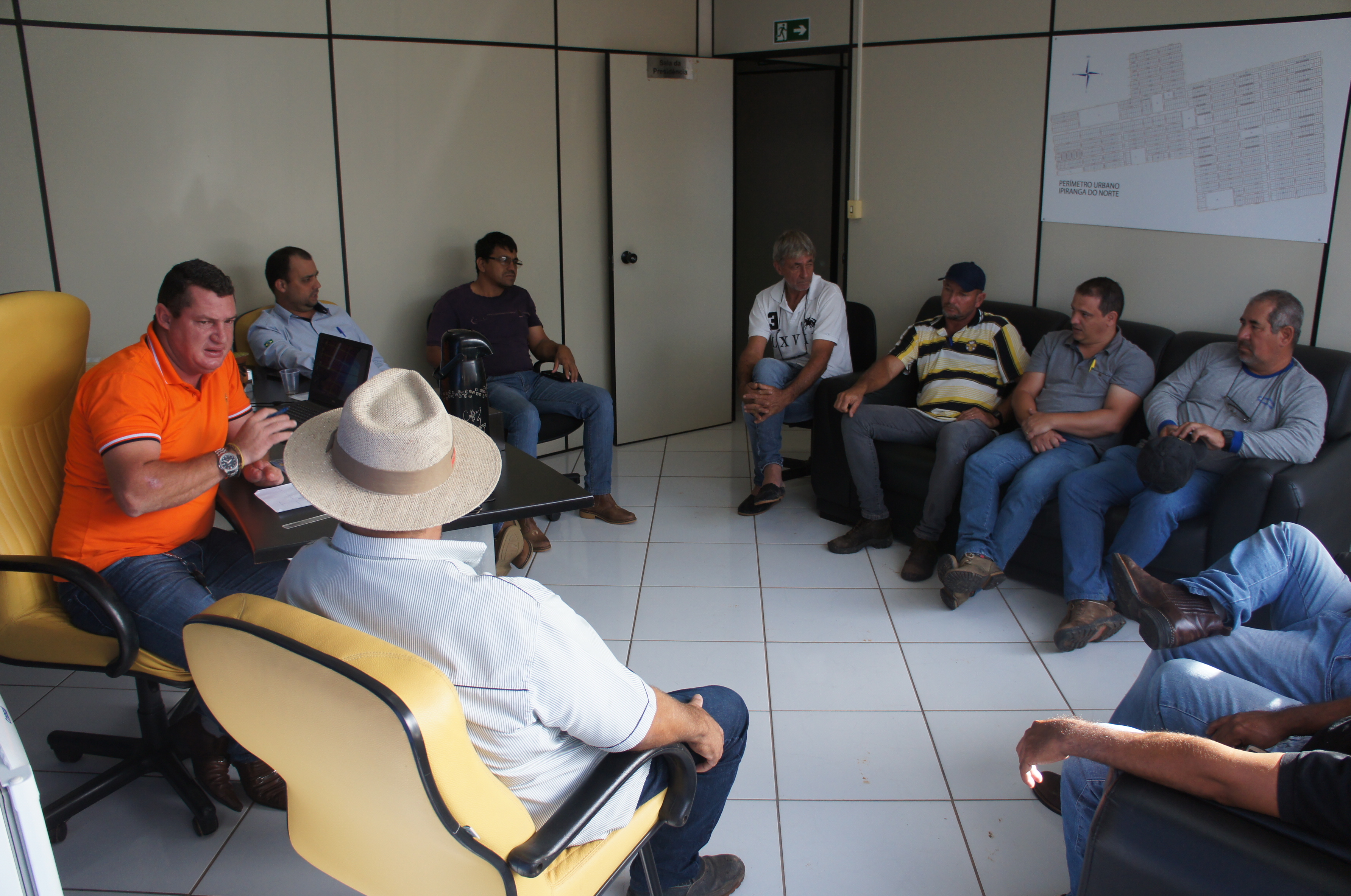 Reunião com chacareiros discute problemas de alagamento no Parque das Emas