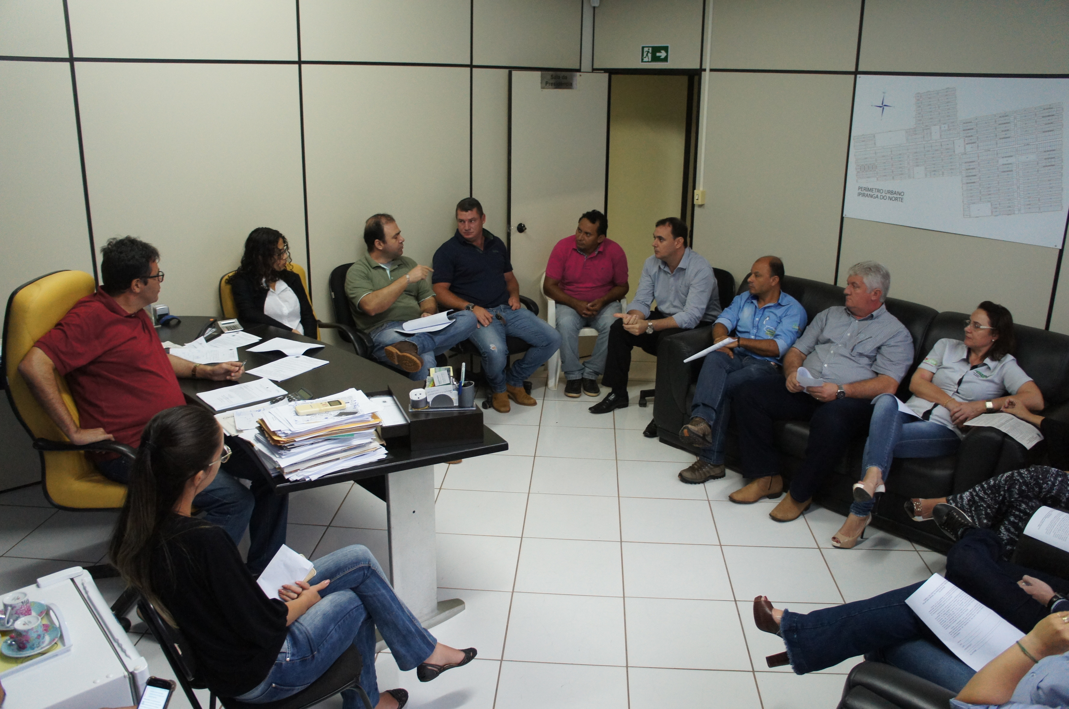Reunião com empresários ipiranguenses discute realidade do comércio local