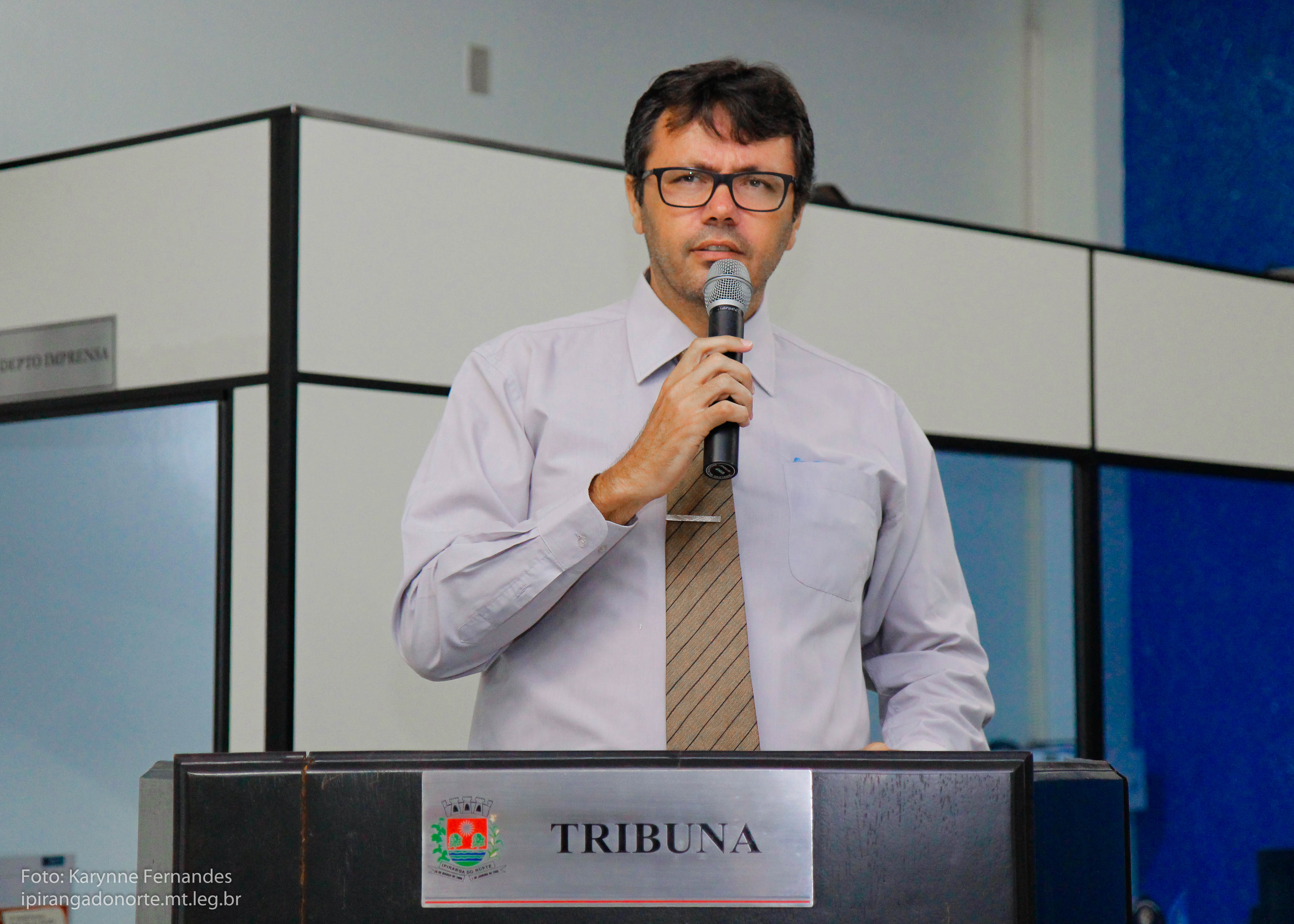 Vereador solicita presença do prefeito para prestar esclarecimentos sobre trabalhos do Executivo e cobrança dos ipiranguenses