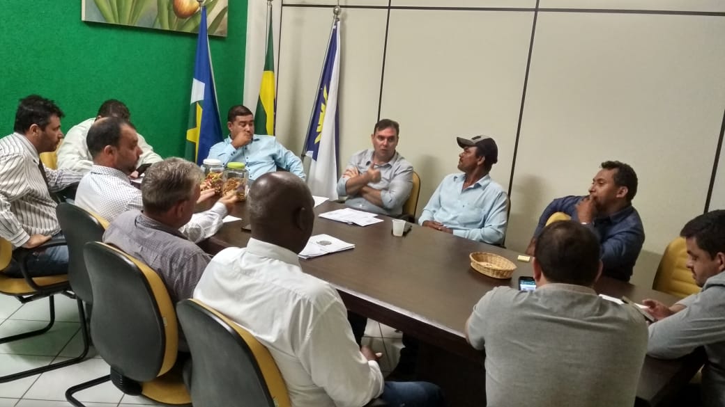 Vereadores de Ipiranga do Norte se reúnem com o executivo em busca de uma solução para programação de coleta de lixos no município