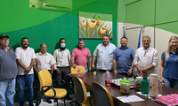 VEREADORES E PREFEITO MUNICIPAL SE REÚNEM COM REPRESENTANTES DA AGÊNCIA SICOOB PARA DISCUTIREM SOBRE A POSSIBILIDADE DA INSTALAÇÃO DE UMA AGÊNCIA EM IPIRANGA DO NORTE