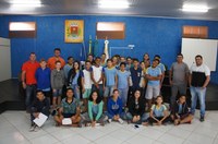 Vereadores mirins ganham materiais escolares como incentivo aos estudos