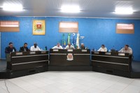 Vereadores pedem parquinho infantil para o Parque das Emas e  reforma do Ginásio Municipal