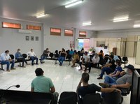 VEREADORES SE REÚNEM COM COMERCIANTES LOCAIS PARA DISCUTIR SOBRE DECRETO MUNICIPAL