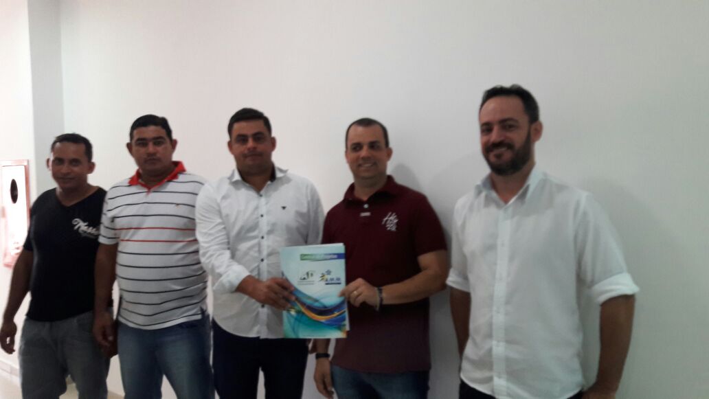 Vereadores visitam AMM e tratam sobre a  construção do pórtico municipal